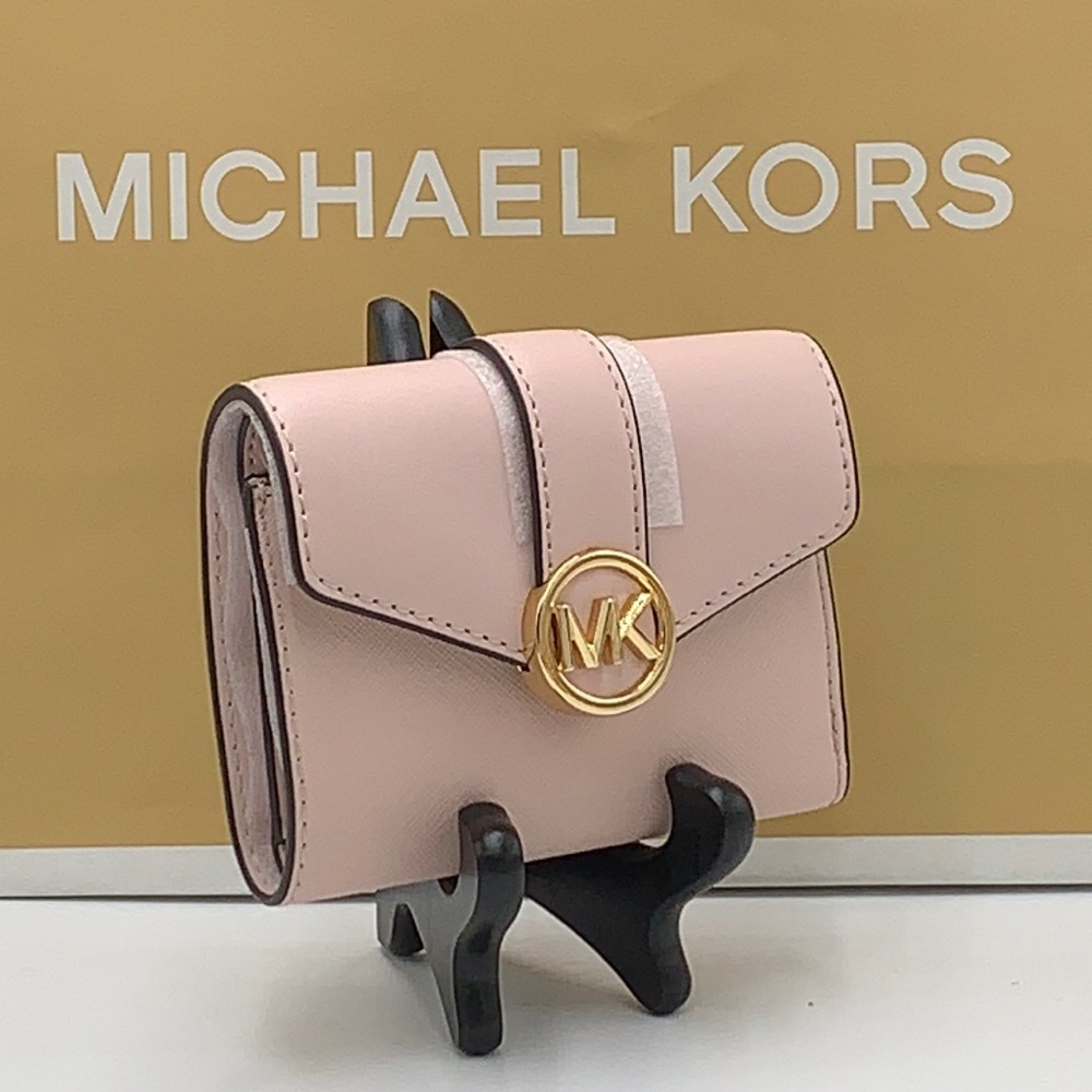 MICHAEL KORS
Carmen Medium Faux Leather Wallet POWDER BLUSH COLOR